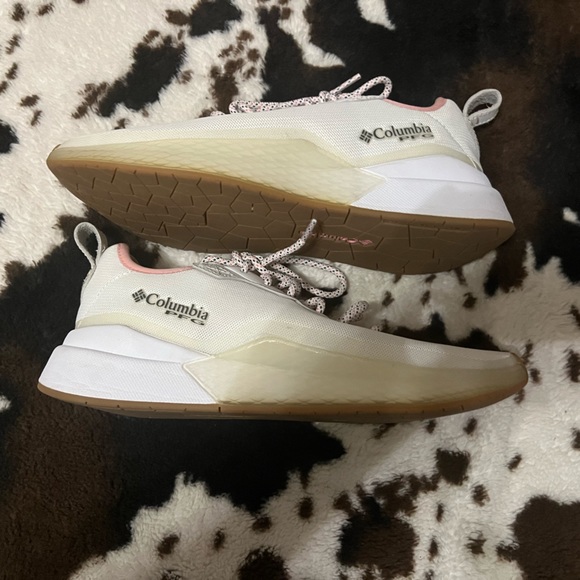 Woman’s Columbia PFG Low Drag Boat Shoes - Picture 4 of 9